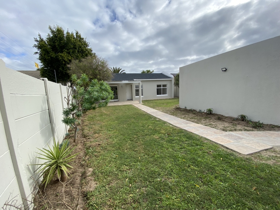 To Let 3 Bedroom Property for Rent in Flamingo Vlei Western Cape
